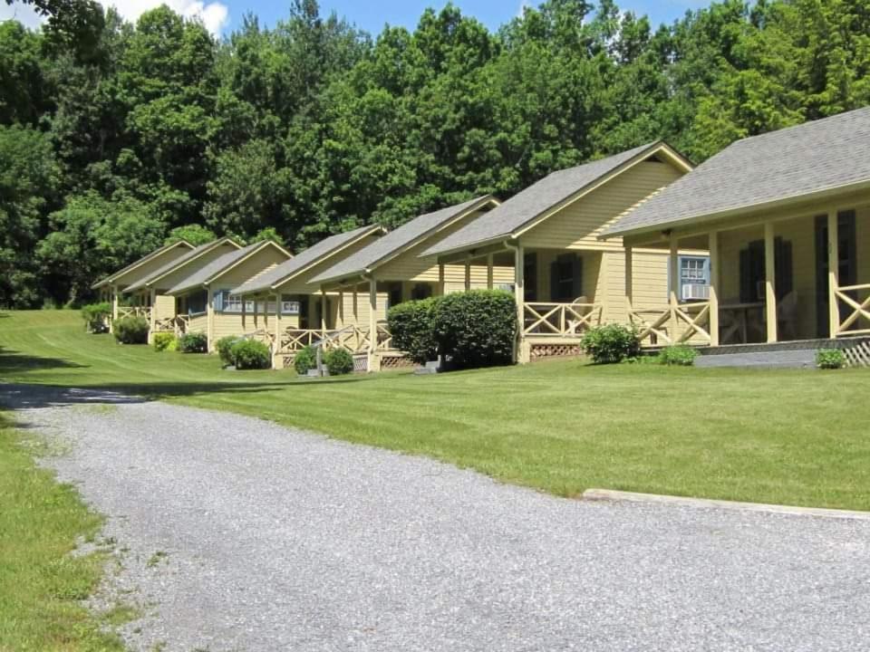Serenity Motel Shaftsbury 外观 照片