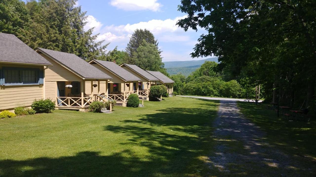 Serenity Motel Shaftsbury 外观 照片