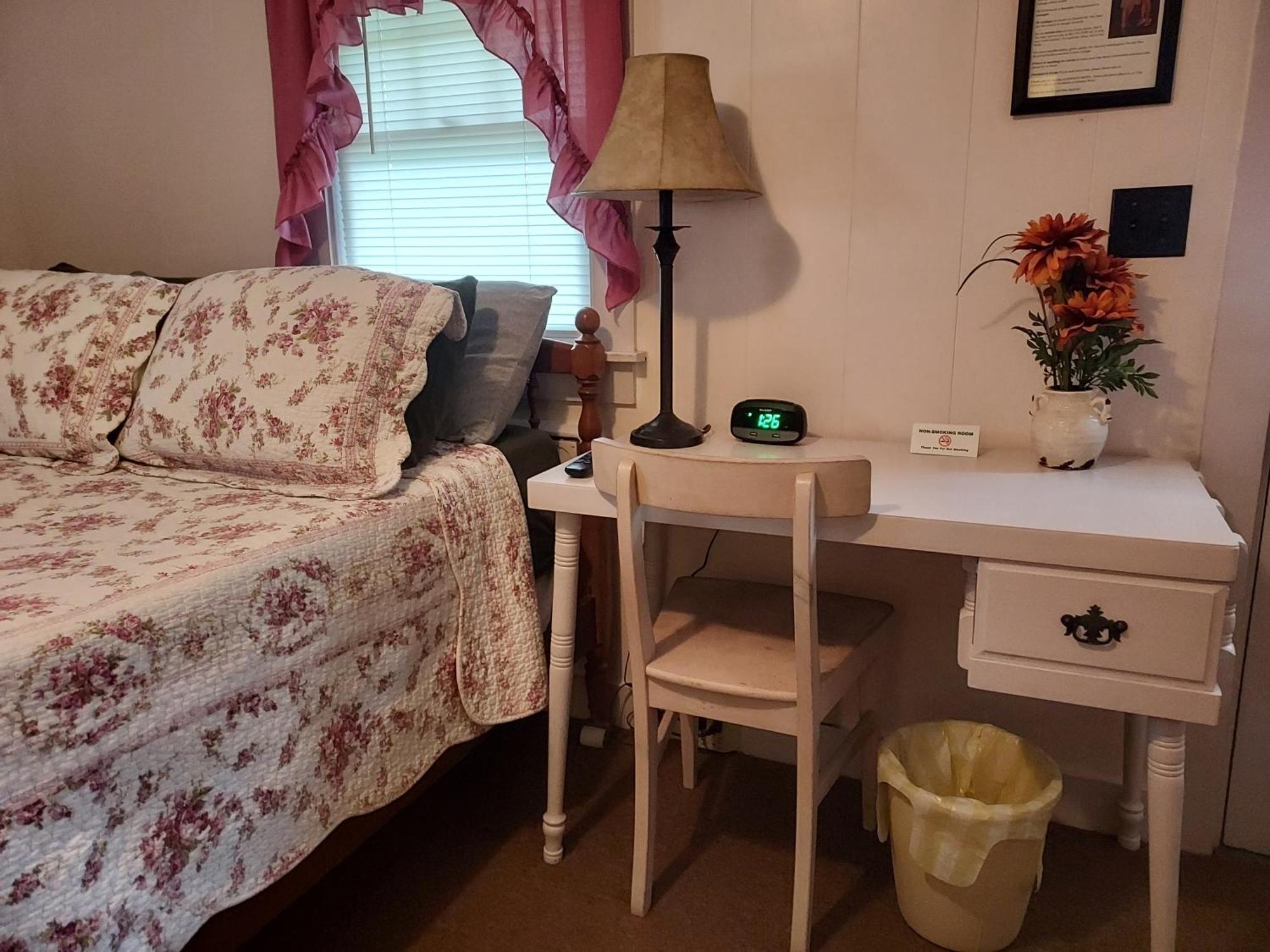Serenity Motel Shaftsbury 外观 照片