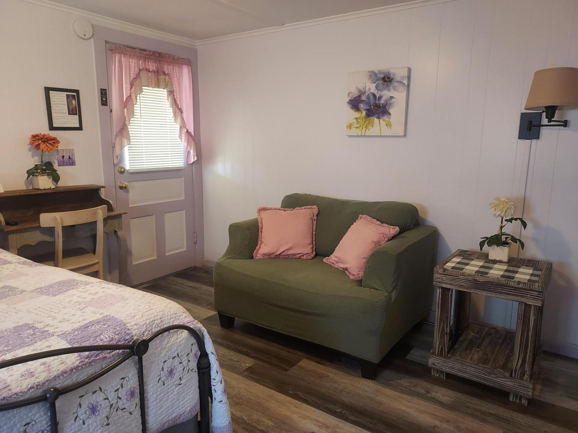 Serenity Motel Shaftsbury 外观 照片