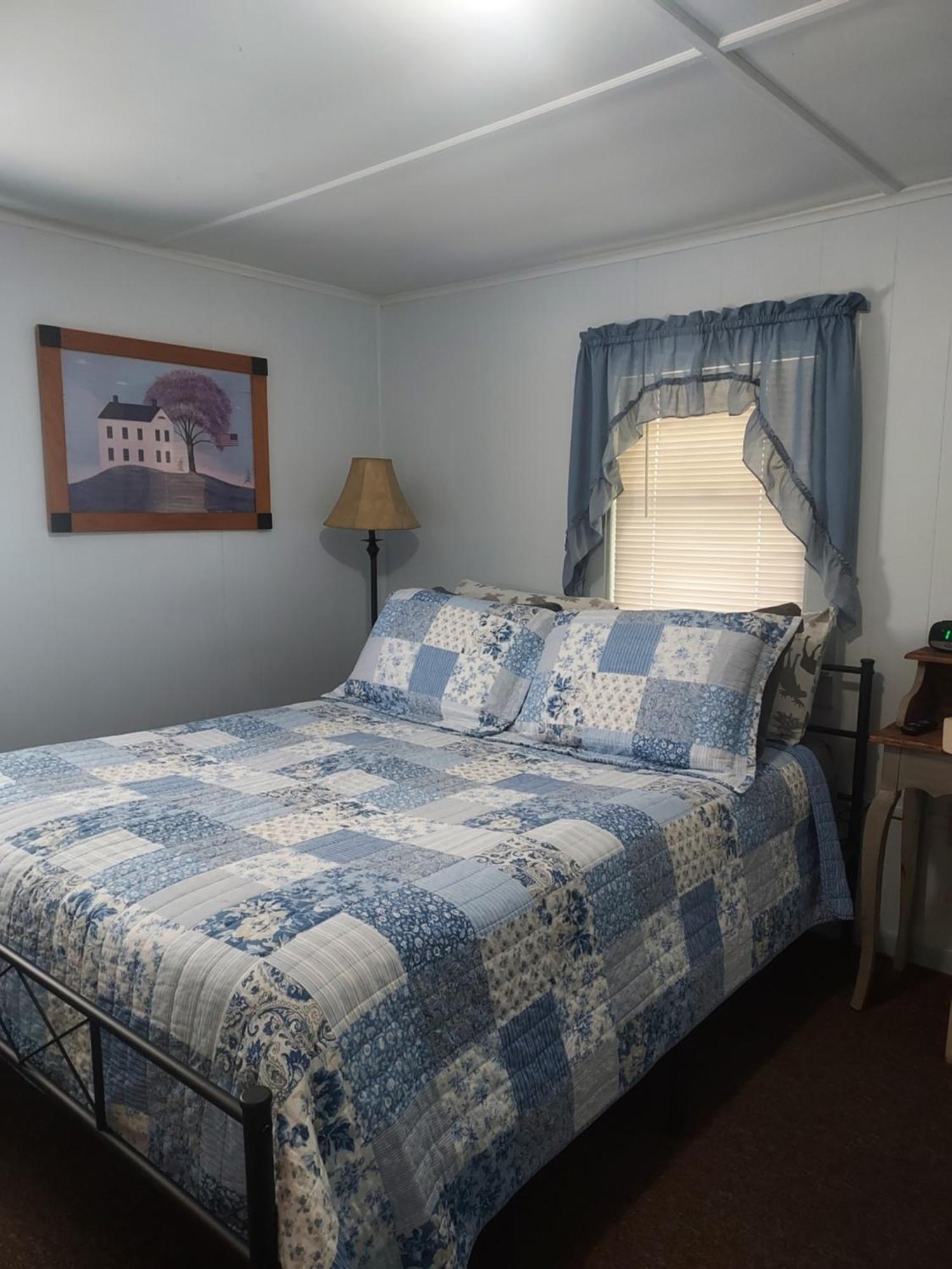 Serenity Motel Shaftsbury 外观 照片