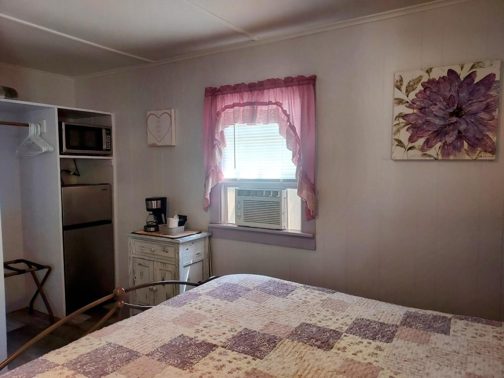 Serenity Motel Shaftsbury 外观 照片