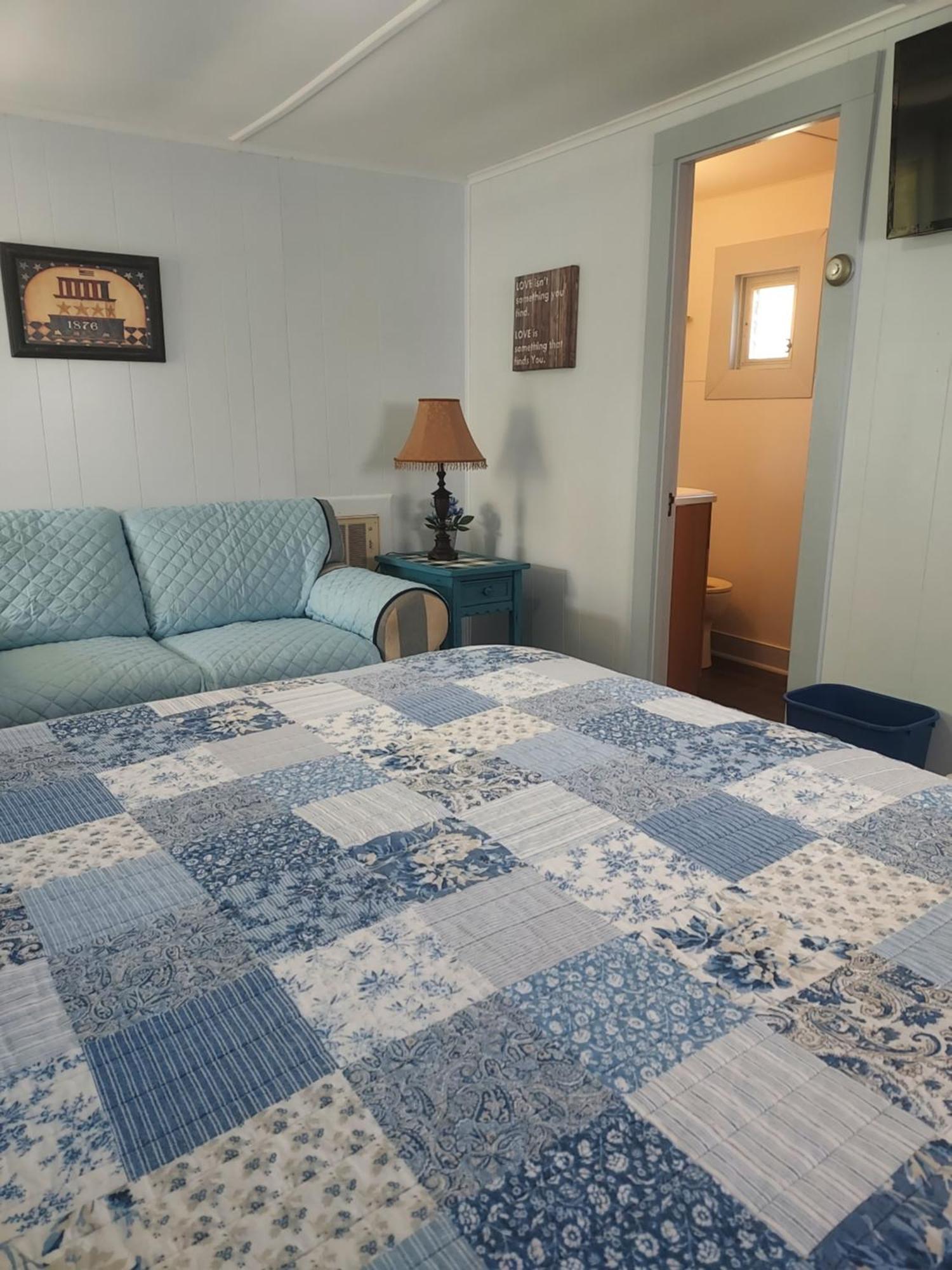 Serenity Motel Shaftsbury 外观 照片